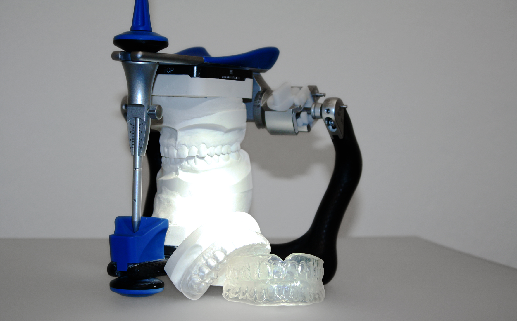 Artikulator zur Herstellung eines Positioners Artikulator zur Herstellung eines Positioners